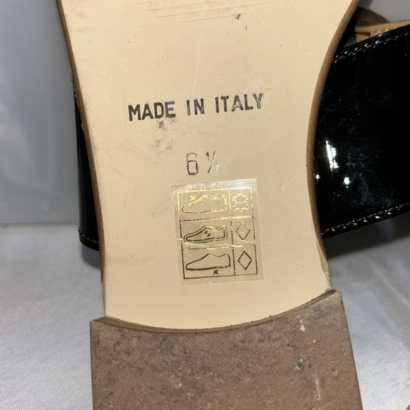 COACH AND FOUR Black Patent Leather Buckle Front Strap Sandal Size 6.5 - Picture 7 of 10